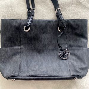 Michael Kors Jet Set Signature Tote Bag